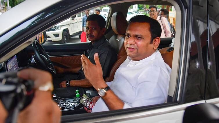 Rahul Narwekar challenged Uddhav Thackeray asked what was illegal in Shiv Sena Mla disqualification decision Maharashtra Politics: स्पीकर राहुल नार्वेकर का उद्धव ठाकरे को चैलेंज, बोले- 'साहस हो तो बताएं कि शिवसेना...'