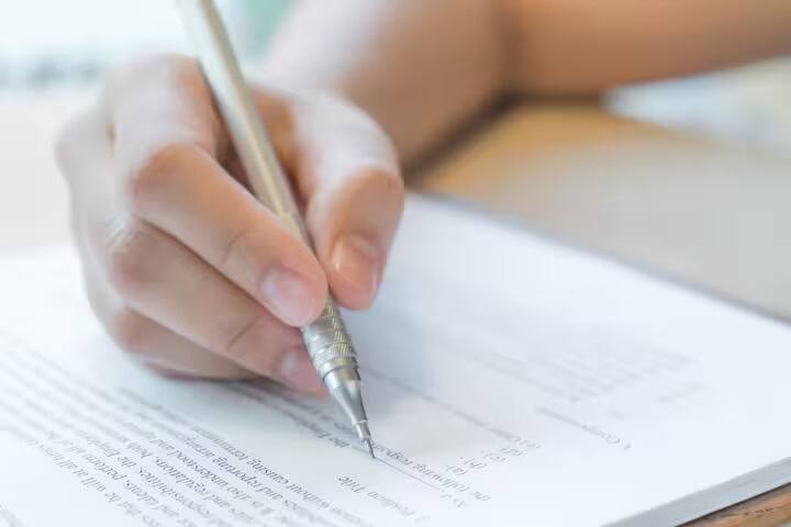 SSC Exam Schedule 2024: સ્ટાફ સિલેકશન કમિશન (SSC) એ ફેબ્રુઆરી 2024માં યોજાનારી પરીક્ષાઓનું શેડ્યૂલ બહાર પાડ્યું છે. SSC પરીક્ષા માટે નોંધાયેલા ઉમેદવારો સત્તાવાર વેબસાઇટ ssc.nic.in પર જઈને વિગતવાર શેડ્યૂલ ચકાસી અને ડાઉનલોડ કરી શકે છે.