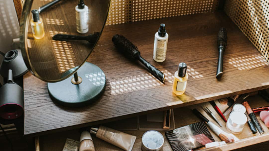 Beauty And Makeup Tips For Men And Women Makeup For Different Face Shapes Winter Weddings Beauty And Grooming Tips For Men And Women To Ace Your Look During Winter Weddings