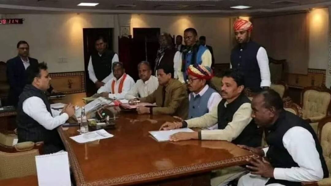 BJP leaders accuse Arjun Bamnia of corruption submit memorandum to CM Bhajanlal Sharma demanding investigation Ann Rajasthan News: विधायक अर्जुन बामनिया पर BJP नेताओं ने लगाए भ्रष्टाचार के आरोप, CM भजनलाल शर्मा से की ये मांग