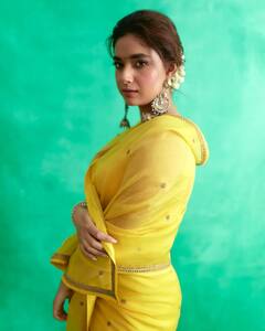 Keerthy Suresh Photos : மஞ்சள் புடவையில் மனதை மயக்கும் கீர்த்தி சுரேஷ்!