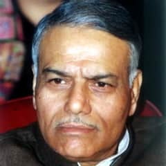 Finance Minister Yashwant Sinha tabled the Union Budget at 11 am in 1999. The millennium budget next year focused on fiscal control and encouraged the IT sector with tax breaks and e-governance. Next two budgets aimed to boost infra, tech, rural development, simplified corporate tax structure, highlighted rural economy, and emphasised deregulation in agriculture, sugar, and drugs.