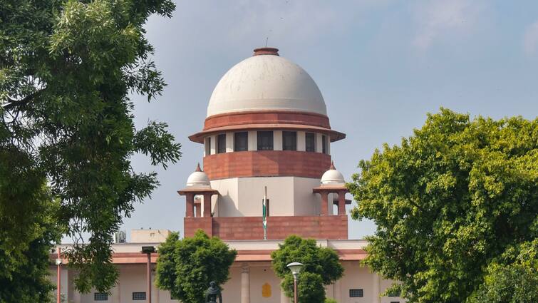 Supreme Court Fixes April 16 for Final Hearing Petitions Challenging Bihar Caste Survey बिहार जाति सर्वेक्षण को चुनौती देने वाली याचिकाओं पर सुप्रीम कोर्ट कब करेगा अंतिम सुनवाई? तारीख हुई तय