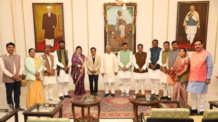 Mohan Yadav cabinet Madhya Pradesh met Governor Mangubhai Patel at Raj Bhavan on 31 jan 2024 Mohan Yadav Cabinet: राजभवन में राज्यपाल मंगूभाई पटेल से मोहन यादव मंत्रिमंडल की मुलाकात, जानें क्या है खास?