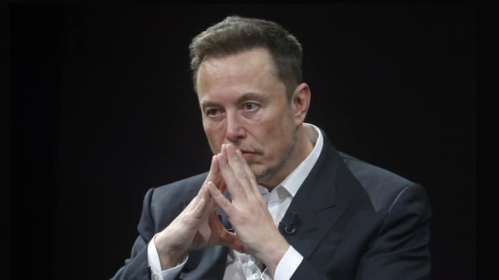 Elon Musk SpaceX Spy Satellite Project US Intelligence Agency Secret Elon Musk's SpaceX Said To Be Engaged In Spy Satellite Project For US Intelligence Agency