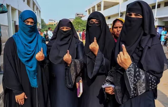 તમે ઘણી જગ્યાએ સરનામાના પુરાવા તરીકે મતદાર કાર્ડનો ઉપયોગ પણ કરી શકો છો. કારણ કે તેમાં તમારું સંપૂર્ણ સરનામું લખેલું છે.