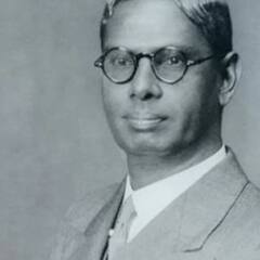 1947 - 48లో భారత ఆర్థిక మంత్రి ఆర్.కే.షణ్ముఖం చెట్టి కేంద్ర బడ్జెట్ ను ప్రవేశపెట్టారు.
ముఖ్యాంశం: బడ్జెట్ కింద రూ.197.39 కోట్లు కేటాయించగా.. ఇందులో దాదాపు రూ.92.74 కోట్లు అంటే సుమారు 46 శాతం రక్షణ సేవల కోసం కేటాయించబడింది.