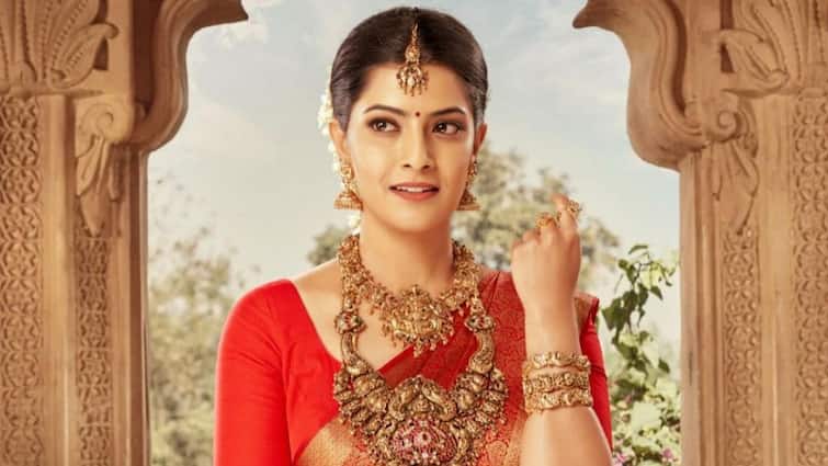 Hanu man Actress varalakshmi sarathkumar marriage rumors with hero simbu Varalakshmi Sarathkumar Marriage: ఆ స్టార్‌ హీరోతో వరలక్ష్మీ శరత్‌కుమార్‌ పెళ్లి - నిజమెంత?