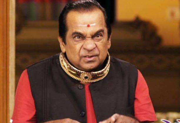 इन दिनों साउथ की फिल्मों क्रेज है. साउथ में तमिल, तेलुगू, कन्नड़ और मलयालम भाषाओं में फिल्में बनती हैं और इन सभी जोन की फिल्मों में कुछ एक्टर्स रिपीट होते रहते हैं. उनमें से एक ब्रह्मानंदम भी हैं जो साउथ के हाईस्ट पेड कॉमेडी एक्टर हैं.