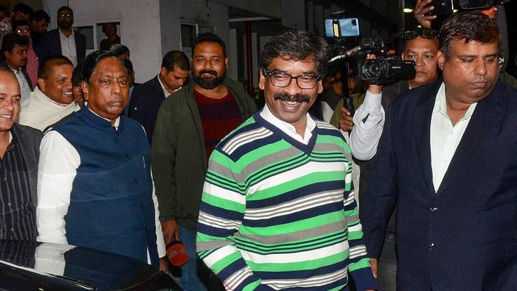 Jharkhand CM Hemant Soren resignation land scam case Hemant Soren Resigns: झारखंड के मुख्यमंत्री पद से हेमंत सोरेन ने दिया इस्तीफा, चंपई सोरेन होंगे अगले सीएम