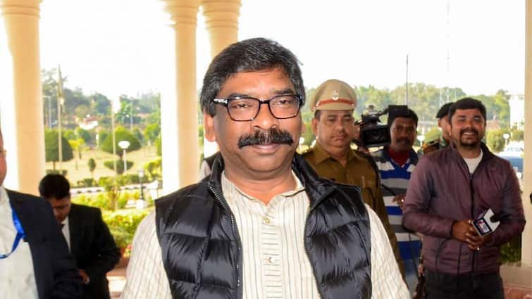 Jharkhand CM Hemant Soren Files FIR Against ED Officials Under SC ST Act Over Delhi House Search Jharkhand CM Hemant Soren Files FIR Against ED Officials In Ranchi Over Search At Delhi Residence