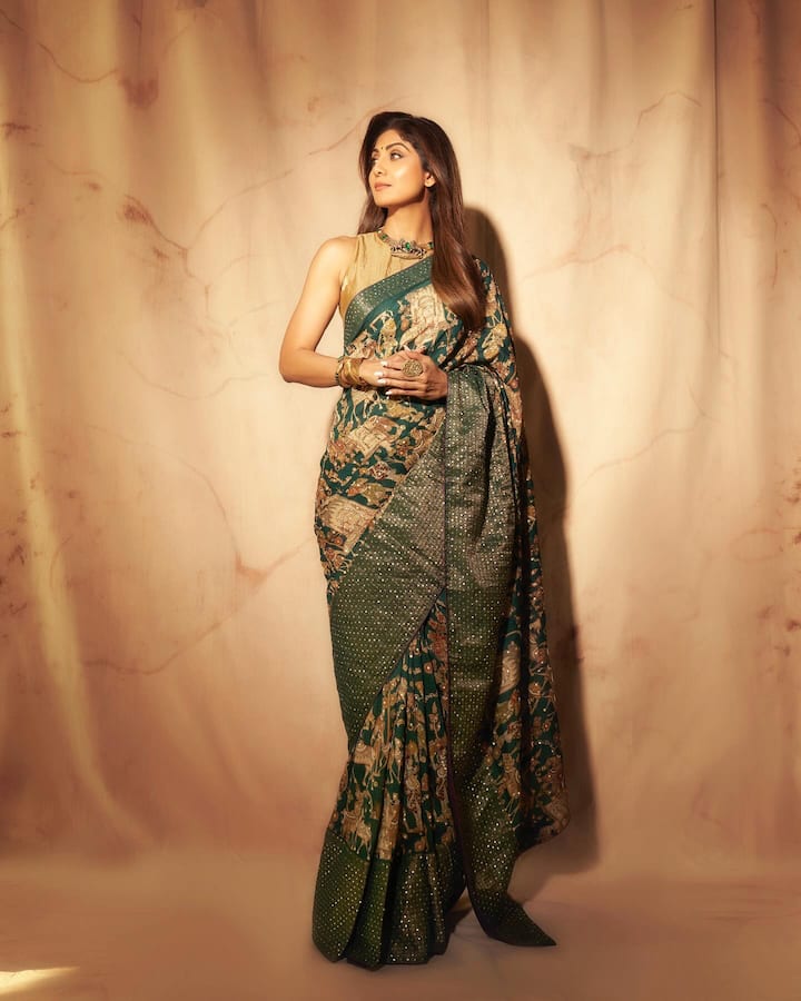 शिल्पाचे नवीन फोटो तिने शेअर केले आहेत ज्यात तिने साडी नेसलीये.(pc:theshilpashetty/ig)