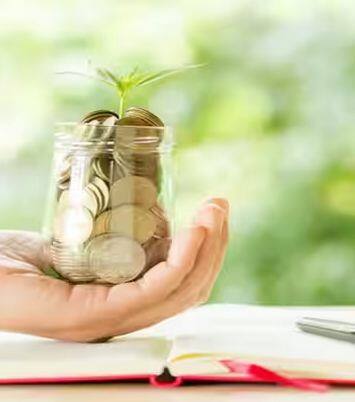 ਪੰਜਾਬ ਐਂਡ ਸਿੰਧ ਬੈਂਕ ਦੀ 444 ਦਿਨਾਂ ਦੀ ਵਿਸ਼ੇਸ਼ FD ਸਕੀਮ 31 ਜਨਵਰੀ 2024 ਨੂੰ ਖ਼ਤਮ ਹੋ ਰਹੀ ਹੈ। ਅਜਿਹੇ 'ਚ ਇਸ ਯੋਜਨਾ 'ਚ ਨਿਵੇਸ਼ ਕਰਨ ਦਾ ਇਹ ਆਖਰੀ ਮੌਕਾ ਹੈ। ਇਸ ਵਿਸ਼ੇਸ਼ FD ਯੋਜਨਾ ਦੇ ਤਹਿਤ, ਗਾਹਕਾਂ ਨੂੰ 444 ਦਿਨਾਂ ਦੀ FD 'ਤੇ 7.4 ਪ੍ਰਤੀਸ਼ਤ ਵਿਆਜ ਦਰ ਦਾ ਲਾਭ ਮਿਲ ਰਿਹਾ ਹੈ।