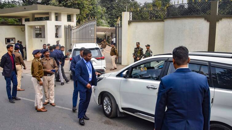 Jharkhand News ED  Hemant Soren Residence Tight Security Quiz Him  Money Laundering Case Jharkhand: ED Team At Soren's Residence Amid Tight Security To Quiz Him In Money Laundering Case