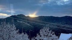 Himachal Snowfall: हिमाचल में लंबे इंतजार के बाद पहाड़ों पर बिछी बर्फ की चादर, मन मोह लेंगी ये तस्वीरें