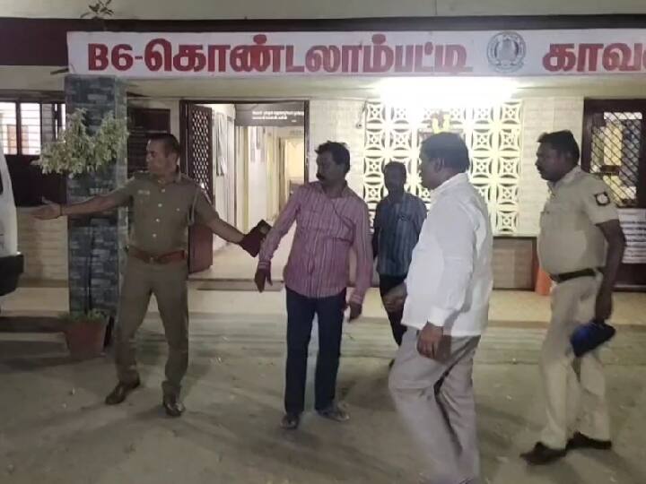 Salem news Fraud targeting people coming to headquarters  Fake officials arrested in Salem - TNN Crime: தலைமைச் செயலகத்திற்கு வரும் நபர்களை குறிவைத்து மோசடி - போலி அதிகாரிகள் சேலத்தில் கைது