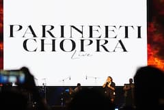 Parineeti Chopra Concert Pics: परिणीति चोपड़ा की सिंगिंग पर पति राघव चड्ढा ने हारा दिल, तस्वीरें शेयर कर बोलें - 'मेरी पर्सनल रॉकस्टार...'