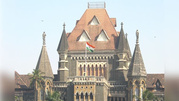 Kunal Kamra Case: Bombay HC Delivers Split Verdict On Petitions Against New IT Rules 2023 Kunal Kamra Case: Bombay HC Delivers Split Verdict On Petitions Against New IT Rules 2023