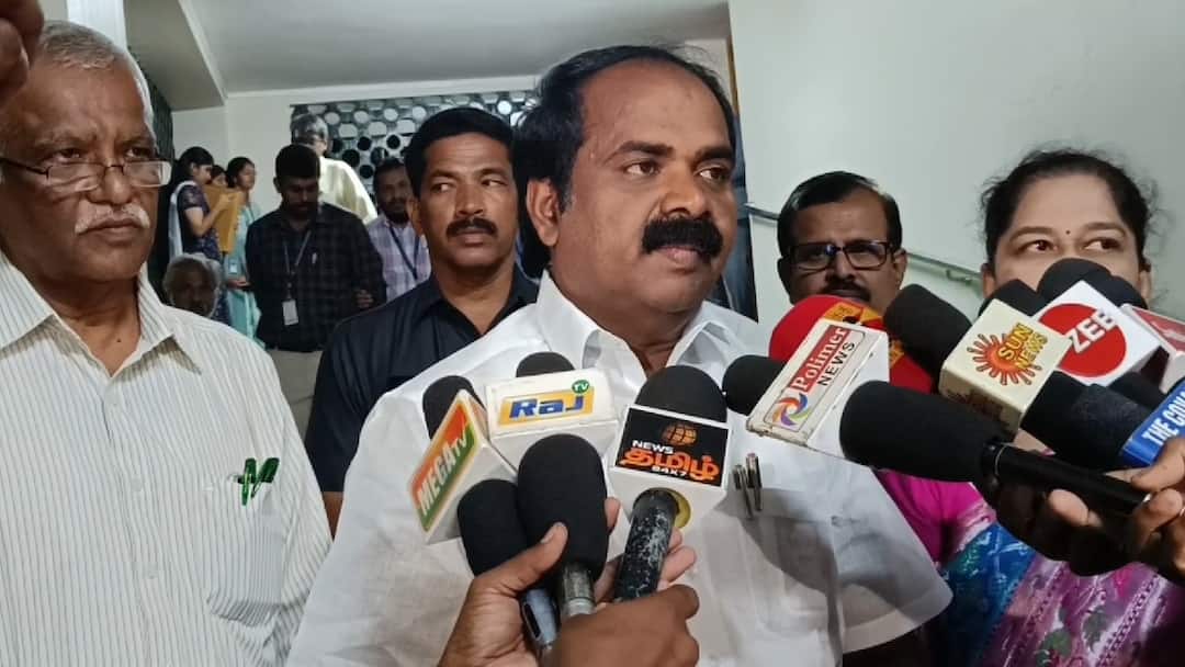 வெளிநாட்டு மரங்களை அகற்ற நடவடிக்கை எடுக்கப்பட்டு வருகிறது - அமைச்சர் மெய்யநாதன்