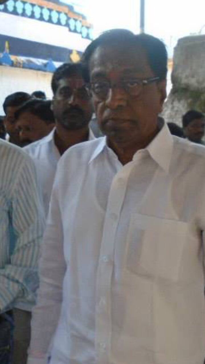 सेना आमदारांची कामे होत नाहीत म्हणून झालेल्या तक्रारींची चौकशी अहवाल तयार करा म्हणून मुख्यमंत्र्यांनी अनिल बाबर यांना जबाबदारी दिली होती .. (Photo credit : Facebook/@Anil Babar)