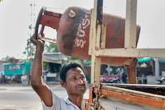 Gas Cylinder: देश में किन लोगों को मिलता है आधे दाम में गैस सिलेंडर?