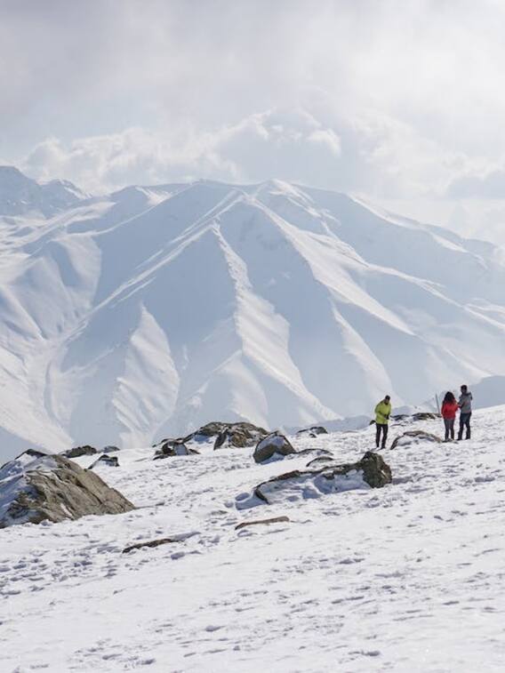 फरवरी में Kashmir की इन जगहों पर घूमें, दिखेगी जन्नत