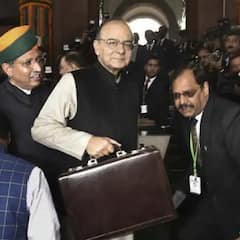 ఆర్థిక మంత్రి అరుణ్ జైట్లీ 3 ప్రధాన సంస్కరణలతో కూడిన బడ్జెట్ ను సమర్పించారు. అవి బడ్జెట్ సమర్పించే తేదీ మార్చడం, రైల్వే బడ్జెట్ ను సాధారణ బడ్జెట్ తో విలీనం చేయడం, ప్రణాళిక, ప్రణాళికేతర వ్యయాల రద్దు.