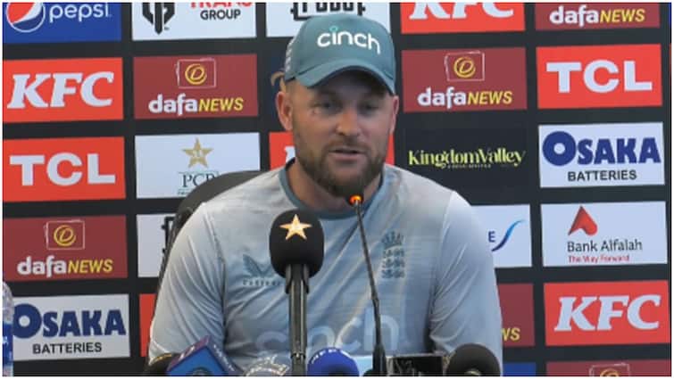 england coach Brendon McCullum said they could play 4 spinners no fast bowler in 2nd test visakhapatnam vizag IND vs ENG: इंग्लैंड ने टीम इंडिया को दी खुली चेतावनी! अगर ऐसा हुआ तो फिर मुश्किल में फंस जाएगी रोहित ब्रिगेड