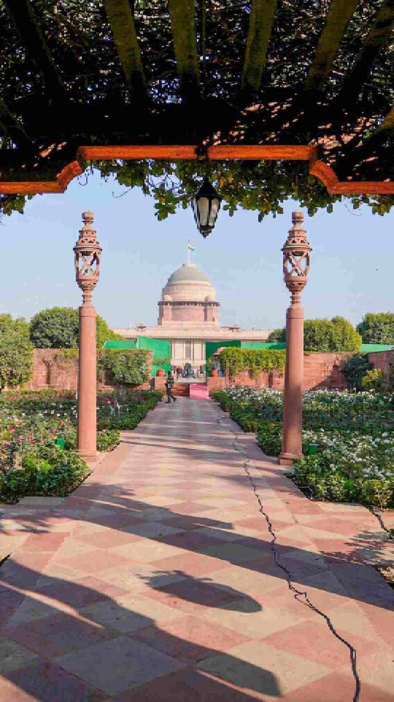 सर्वसामान्यांसाठीअमृत उद्यान( पूर्वीचे मुघल गार्डन) या कालावधीत राहणार सुरू