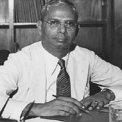 ఈ ఏడాది కేంద్ర బడ్జెట్ ను కేంద్ర ఆర్థిక మంత్రి చింతామన్ ద్వారకానాథ్ దేశ్ ముఖ్ సమర్పించారు.
ముఖ్యాంశం: ఈ బడ్జెట్ లో మొత్తం ఆదాయం అంచనా రూ.369.89 కోట్లుగా ఉండగా.. వ్యయం రూ.375.43 కోట్లు ఉంది. రూ.5.54 కోట్ల లోటును మిగిల్చింది.