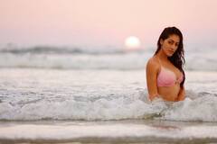 Jeniffer Piccinato PHOTO: બિકીની પહેરી જેનિફરે દરિયામાં લગાવી ડૂબકી, બોલ્ડ તસવીરો થઈ વાયરલ