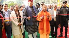 UP Kisan Mela: 'परंपरागत खेती से किसानों की आय हुई दोगुनी...', किसान मेले के उद्घाटन समारोह में बोले सीएम योगी