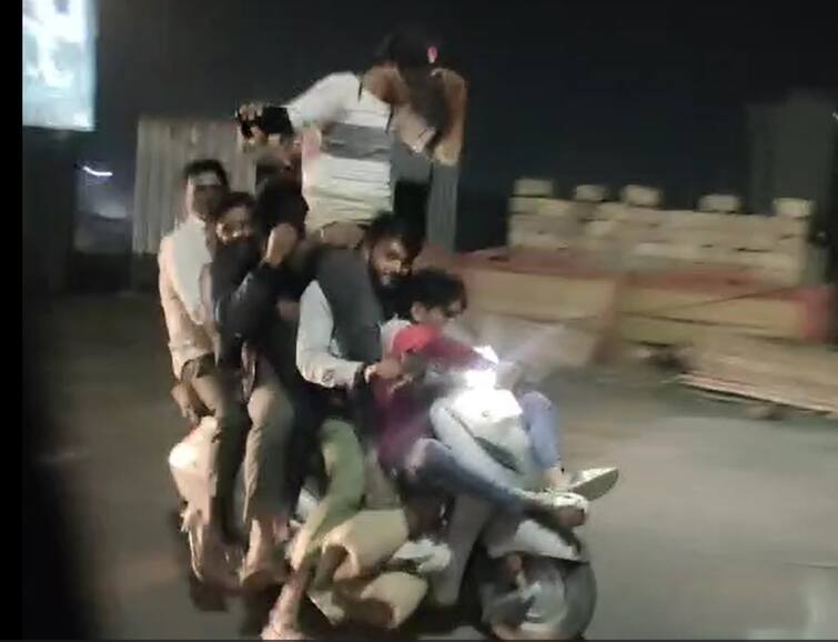 Rajkot News: dangerous Stunt video viral from kalavad road with the motorcycle, local news Rajkot: બાઇક પર જોખમી સવારી, છ યુવાનોએ એક બાઇક પર ચઢીને કર્યા ડેન્જરસ સ્ટન્ટ, વીડિયો વાયરલ
