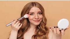Makeup Tips: ગ્લાસ સ્કિન જેવા લૂક માટે ટ્રાય કરો આ મેકઅપ ટિપ્સ, સ્કિન ટોનમુજબ આ પ્રકારે પસંદ કરો ફાઉન્ડેશન