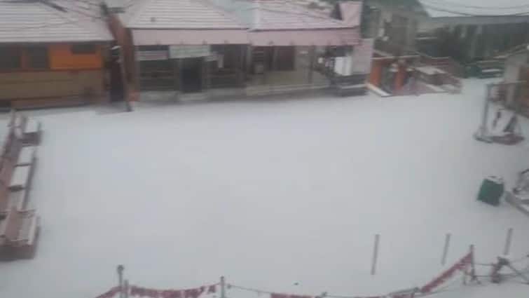Uttarakhand Snowfall in Gangotri Dham Chamoli and Uttarkashi Weather News Ann Uttarakhand Snowfall: गंगोत्री धाम में आज सुबह से बर्फबारी, अन्य इलाकों में भी बिछी बर्फ की सफेद चादर