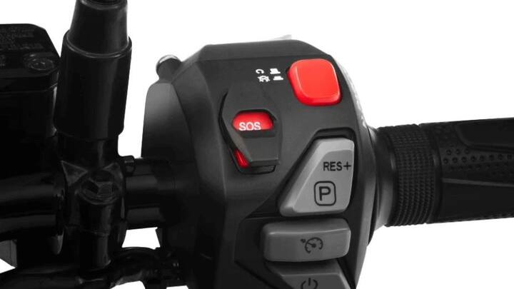 হিরোর এই নতুন ইলেকট্রিক স্কুটারের সর্বোচ্চ গতি ওঠে ৮০ কিমি প্রতি ঘণ্টায় এবং একবার সম্পূর্ণ চার্জ দিলে চলবে ১১০ কিমি রাস্তা। ছবি- vidaworld.com