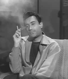 दिलीप कुमार सहित बॉलीवुड के इन सितारों ने विदेश में तोड़ा दम, एक की तो बेहद रहस्यमय तरीके से गई जान