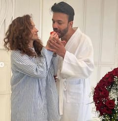 Bigg Boss 17 से बाहर आने के बाद जेठ-जेठानी संग अंकिता लोखंडे का जश्न, नाइट ड्रेस पहने विक्की जैन संग दिए पोज