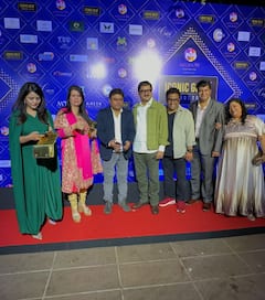 Iconic Gold Awards 2024: सूट-बूट में पहुंचा ‘चैंपियन’..तो ब्लैक साड़ी में सान्या मल्होत्रा ने कराया हुस्न का दीदार, रेड कार्पेट पर दिखा जलवा इन सितारों का जलवा