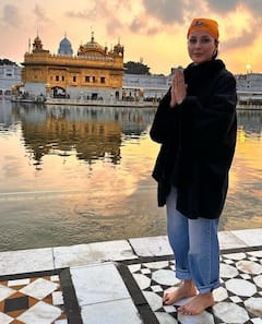 Shehnaaz Gill: ਸ੍ਰੀ ਦਰਬਾਰ ਸਾਹਿਬ ਨਤਮਸਤਕ ਹੋਈ ਅਦਾਕਾਰਾ ਸ਼ਹਿਨਾਜ਼ ਗਿੱਲ, ਸੋਸ਼ਲ ਮੀਡੀਆ 'ਤੇ ਸ਼ੇਅਰ ਕੀਤੀਆਂ ਤਸਵੀਰਾਂ