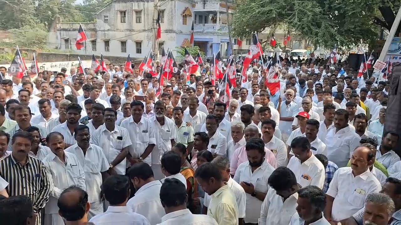 பட்டியலின  மாணவி மீது  தாக்குதல்; திமுக அரசை கண்டித்து தருமபுரியில் அதிமுக ஆர்ப்பாட்டம்