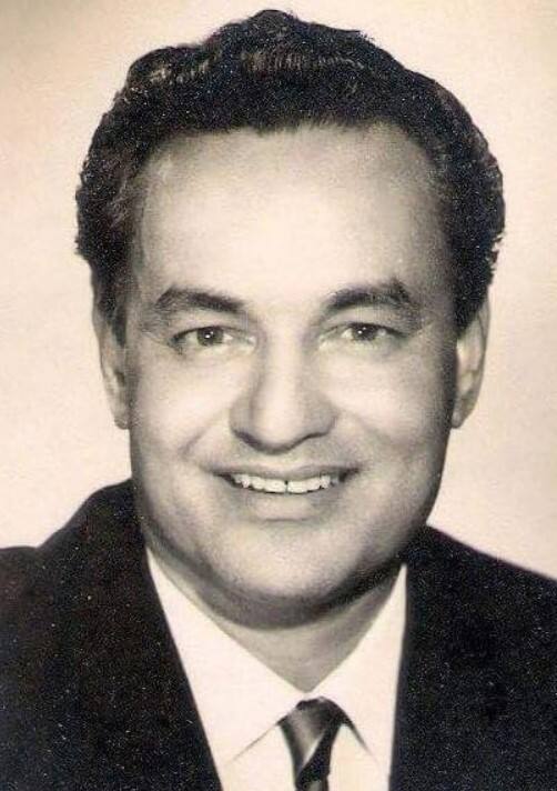 हिंदी सिनेमा के दिग्गज सिंगर मुकेश ने भी विदेश में अपना दम तोड़ा था. उनका निधन हार्ट अटैक आने की वजह से अमेरिका में हुआ था.