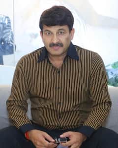 Manoj Tiwari Birthday: अमिताभ बच्चन-अजय देवगन जैसे बड़े स्टार्स निभा चुके हैं मनोज तिवारी की भोजपुरी फिल्मों में रोल, ये हैं उनकी हिट फिल्में