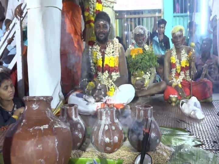 இந்த நூதன வழிபாட்டிற்காக திருக்கோவில் ஓதுவார் மூர்த்தி அம்மனுக்கு விரதம் இருந்து காப்பு கட்டி இந்த மதுக்கொடை நிகழ்வை நடத்துகிறார்கள்