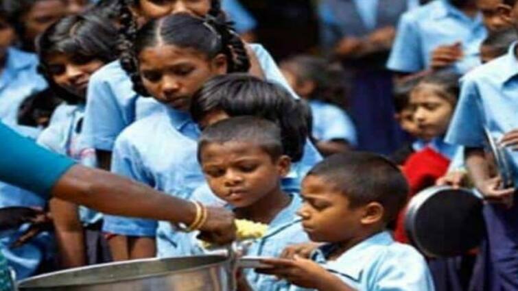 109 students in Thane school fall sick after consuming mid day meal mumbai அடுத்தடுத்து மயங்கி விழுந்த மாணவர்கள்! மதிய உணவு சாப்பிட்ட மாணவர்களுக்கு வாந்தி மயக்கம் - மும்பையில் ஷாக்!