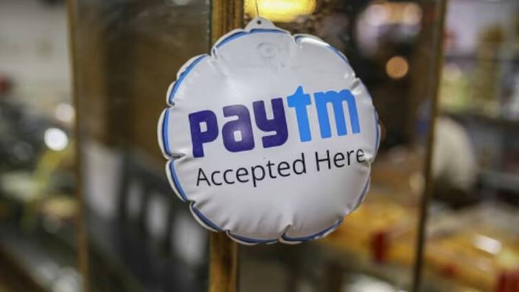 Paytm: 40 percent crash in Paytm stock in two days, what will and will not work on Paytm after February બે દિવસમાં Paytm સ્ટોકમાં 40 ટકાનો કડાકો, ફેબ્રુઆરી પછી પેટીએમ પર શું ચાલશે અને શું નહીં, જાણો વિગતે