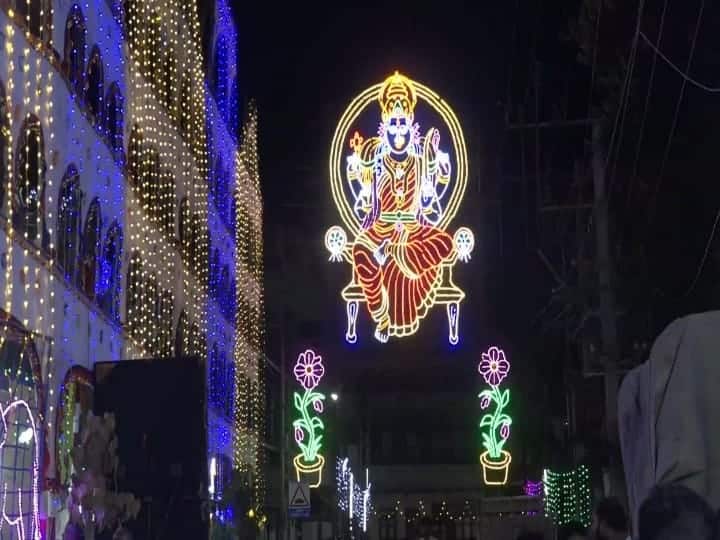 நெல்லை சந்திப்பு அருகே மீனாட்சிபுரம் பகுதியில் உள்ளது உலகம்மன் கோவில்..