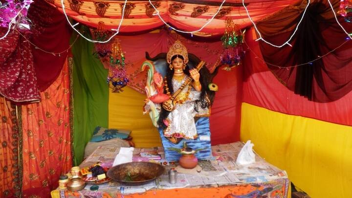 વસંત પંચમીની તિથિને લઈને લોકોમાં ઘણી શંકા છે, વસંત પંચમી 13 ફેબ્રુઆરીએ મનાવવામાં આવશે કે 14 ફેબ્રુઆરી, ચાલો જાણીએ સરસ્વતી પૂજાની તારીખ, શુભ સમય અને મહત્વ.