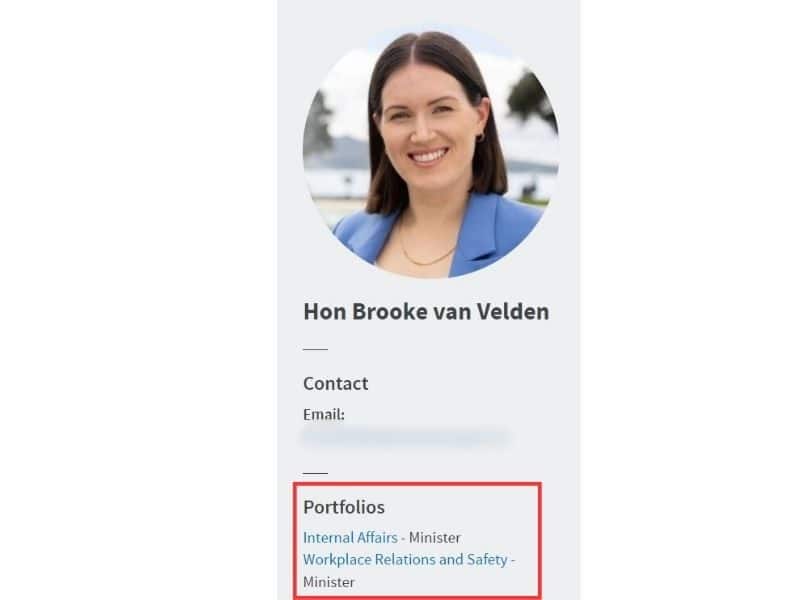 न्यूजीलैंड के गृहमंत्री ने अपनाया सनातन धर्म? जानें क्या है वायरल दावे की सच्चाई