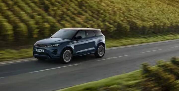 ਨਵੀਂ Evoque ਹੁਣ 48 V ਲਿਥੀਅਮ-ਆਇਨ ਬੈਟਰੀ ਦੇ ਨਾਲ ਇੱਕ ਹਲਕੇ ਹਾਈਬ੍ਰਿਡ ਸਿਸਟਮ ਨਾਲ ਲੈਸ ਪੈਟਰੋਲ ਅਤੇ ਡੀਜ਼ਲ ਇੰਜਣਾਂ ਦੇ ਨਾਲ ਆਉਂਦੀ ਹੈ। ਕੀਮਤ 67.90 ਲੱਖ ਰੁਪਏ ਤੋਂ ਸ਼ੁਰੂ ਹੁੰਦੀ ਹੈ ਜਦੋਂ ਕਿ ਨਵੀਂ ਈਵੋਕ ਇੱਕ ਡਰਾਈਵਰ-ਕੇਂਦ੍ਰਿਤ ਕੰਪੈਕਟ ਲੈਂਡ ਰੋਵਰ ਬਣੀ ਹੋਈ ਹੈ, ਇਸਦੀ ਦਿੱਖ ਇਸਦੇ ਮੁੱਖ ਆਕਰਸ਼ਨ ਦੇ ਨਾਲ, ਇਹ ਹੁਣ ਆਪਣੇ ਭੈਣ-ਭਰਾ ਵਰਗੀਆਂ ਵਿਸ਼ੇਸ਼ਤਾਵਾਂ ਨਾਲ ਲੈਸ ਹੈ।